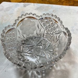 Beautiful design crystal led bowl very nice condition